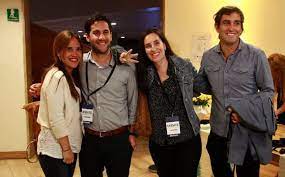 El senado y la cámara de diputados aprobaron este jueves la solicitud que había hecho el presidente del país, sebastián piñera, en atención a la. Pluralismo Hijo De Sebastian Pinera Se Saca Una Foto Con Su Hijo Y Michelle Bachelet