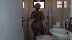 African Interrupted Her Shower - EPORNER
