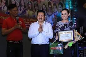 Hồ văn cường đoạt quán quân vietnam idol kids vào tháng 7/2016, lúc 13 tuổi. Tr2yfo0xl9gopm