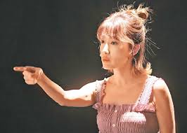 七人為求脫身，上演了一場疑幻似真的騙局。 志揚及後帶領各人成立「欺詐劇團」。 直到某天，一個真正的犯罪集團出現，威逼他們進行一場不能撤手的騙局…… 【編 審】 : Nq0lx94n5zgq7m