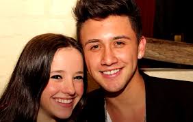 Evaluna mercedes reglero rodríguez, known as evaluna montaner, is a venezuelan actress, youtuber and singer, daughter of singer ricardo mont. Camilo And Evaluna This Was The Love Story That Led Them To The Altar Entertainment Archyde