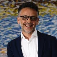 5200+ perfiles de «-monica Sica»