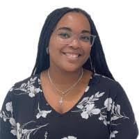 Evelyn Hunt's Instagram, Twitter & Facebook