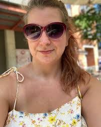 Stephanie Collette's Instagram, Twitter & Facebook