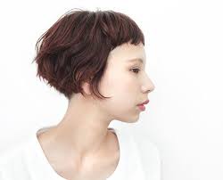 ワイドバングを強調した 個性派ショート short haircatalog jp ヘアカタログ jp つぎのわたし選び ヘアスタイリング ヘアカット ショート パーマ