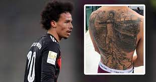 The german has chosen to ink his back with a design featuring himsel… Bling Bling Leroy Sane Bereut Sein Rucken Tattoo
