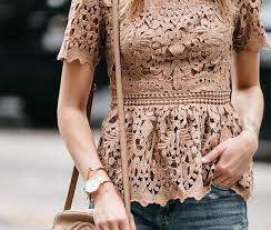 Blouse dengan potongan pinggang ini dapat membantu menutupi perut buncit dan memberikan ilusi tubuh terlihat lebih langsing dan tinggi secara instan. Model Atasan Ini Bisa Bantu Samarkan Perut Buncit Lho Inspirasi Shopee