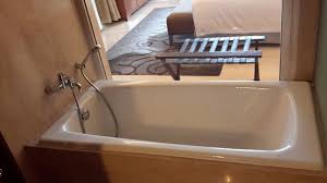Bokep orang kampung di kamar mandi toket montok smp. Kamar Tidur Dengan Tempat Tidur Lebar Untuk 3 Orang Kamar Mandi Dengan Shower Bathtub Toilet Khas Asia Aufnahme Von Hotel Tentrem Yogyakarta Tripadvisor