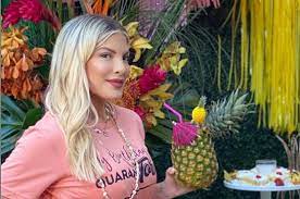 977 380 tykkäystä · 11 252 puhuu tästä. Tori Spelling Has Her Money Taken After Refusing To Pay American Express Tv Shows Ace