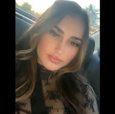 Who are good hair stylists for blonde balayage in the area?