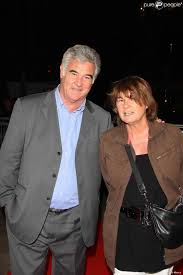 Vous retrouverez les ports, les plages, les phares, les côtes sauvages. Georges Pernoud Et Sa Femme A L Avant Premiere De The Cove Purepeople