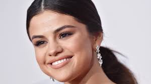 We have 81+ background pictures for you! 20 Of Selena Gomez S Best Beauty Looks Stylecaster