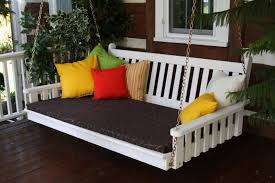 Hangebett Selber Bauen 44 Diy Ideen Fur Bett Aus Paletten Im Garten Bett Aus Paletten Verandaschaukel Bank Aus Paletten