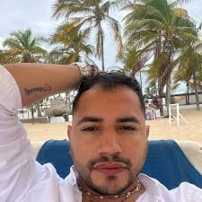 Kevin Botello's Instagram, Twitter & Facebook