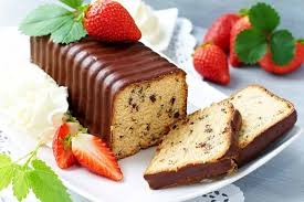 Der rehrücken kuchen ist saftig, überzogen mit schokolade und gespickt mit mandeln. Saftiger Rehrucken Kuchen Gutekueche At
