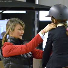 Pour sa première leçon d'équitation, elle doit monter donald. Eden Dans Les Pas De Penelope