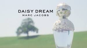 The scent is fruity and sweet. Introducing Daisy Dream A New Fragrance By Marc Jacobs Sephora Youtube