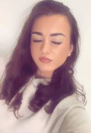 Hadn’t brushed my hair out yet 🥸