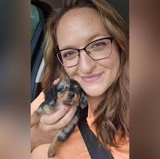 Why does she have 7 cups? 😂