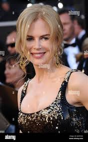 Nicole Kidman (portant un collier Fred Leighton) dans la salle de presse  pour le 83e Prix de l'Académie des Oscars