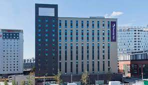 Yes, paid public parking nearby is available to guests. London Wembley Stadium Premier Inn