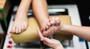 Is It Safe To Get A Manicure Or Pedicure While I M Pregnant Babycenter