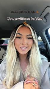 Bobbi Carr's Instagram, Twitter & Facebook