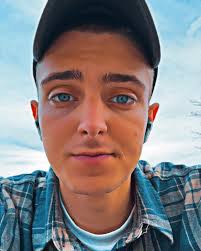 Sebastian King (@sebastian_king_2404) • Instagram photos and videos