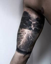 While normally the reaction to lightning followed by thunder is of fear and concern, there are some among us who find this phenomenon very invigorating. Lightning Tattoos Tattoo Ideen