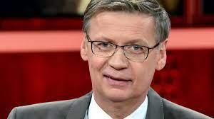 Jun 28, 2021 · günther jauch 'will' sich impfen lassen, wurde dementsprechend in einer antwort zum ursprünglichen, falschen tweet mitgeteilt. Bundesverfassungsgericht Adoptivtochter Von Gunther Jauch Mussen Namensnennung Akzeptieren Welt