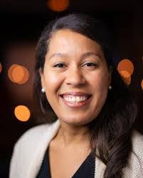 Mia Akers's Instagram, Twitter & Facebook