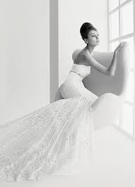 Dieses hochzeitskleid getragen von audrey hepburn 1957 film „funny face oder auf deutsch „ein süßer fratz ist ein klassiker. Givenchy Audrey Hepburn Wedding Modern Wedding Dress Wedding Dresses