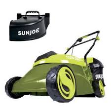 Lots of power and a big mowing deck make this one of the best battery powered lawn mowers around. Sun Joe Mj401c Pro 14 Inch 28 Volt Cordless Push Lawn Mower Review Push Lawn Mower Cordless Lawn Mower Lawn Mower