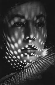 Black And White Photos Of Faces In Shadows Loving My Jet Lag Fernand Fonssagrives The Photographer Shadow Photography Art Photography Photo Art