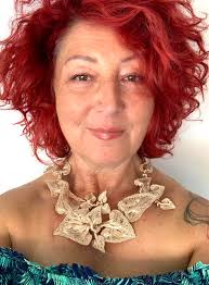 Hello everyone ❤️ I am a local art teacher who creates bespoke pieces for  your homes I have upcoming availability, my prices start at £70 and  delivery is also available If you'd