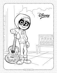 A real heartbreak for this young boy who dreams only one thing: Coco