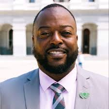 As I transition out of nearly seven years with Farming Hope, I want to ask  your help to find a great new place to work. The job trainer becomes the  job seeker!