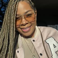 What districts or schools offer non-classroom teaching roles with travel  opportunities?