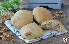 Maybe you would like to learn more about one of these? Panini Alle Noci Morbidissimi Ricetta Pane Fatto In Casa Facile
