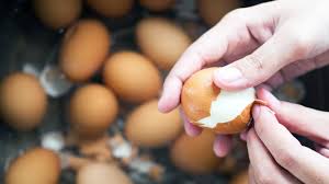 I struggled with this until i found out that if you lower your eggs into boiling water, they i've found the easiest way to get eggs to peel easily, regardless of how fresh they are is to steam them. How To Easily Peel Hard Boiled Eggs Epicurious