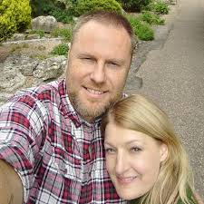 Can anyone recommend a good dog groomer please?