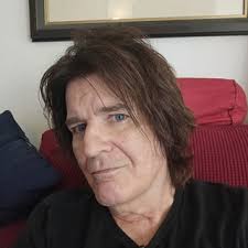 Tom Gillam's Instagram, Twitter & Facebook