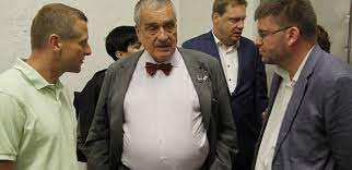 See more of karel schwarzenberg on facebook. Majetek Kazdemu Muzu Rici Polib Mi Prdel Karel Schwarzenberg Uprimne O Zivote Havlovi Ci Roku 38 Parlamentnilisty Cz Politika Ze Vsech Stran
