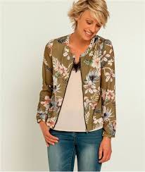 Accorder le blouson pour femme à sa tenue. Soldes Bomber Veste Femme En Stock