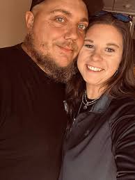 He's back by my side (for now) 😂 and week 9/12 has begun … ohhh those  Biceps are gonna burn! I followed up with some Mixed Cardio and he jumped 