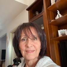 I'm looking for an accountant in Italy to help me understand my tax  obligations for running an online business. ***I'd love to connect with  other freelance English teachers in Italy. How do