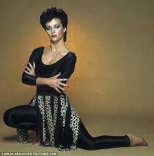 Sheena Easton Sheena Easton Profile Photos News Bio Celebnest Sheena Easton Celebrities Female Singer