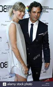 Ruffalo sees patients at his private office in tampa on tuesdays, wednesdays, and thursdays. Schauspieler Mark Ruffalo Und Seine Frau Sunrise Ruffalo Stellen Bei Der Premiere Des Films Was Doesn T Kill You Wahrend Der 2008 Toronto International Film Festival Im Ryerson Theatre In Toronto Kanada 10