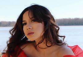 Ashley Pater Premieres Her Compassionate New Single “Sober”