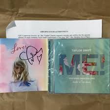 This high quality transparent png images is totally free on pngkit. Authenticated Taylor Swift Autographed Signed Lover Booklet Hobbies Toys Music Media Music Accessories On Carousell